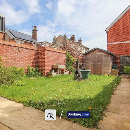 Cozy House By Ar Properties Short Lets & Serviced Accommodation Colchester Exterior foto